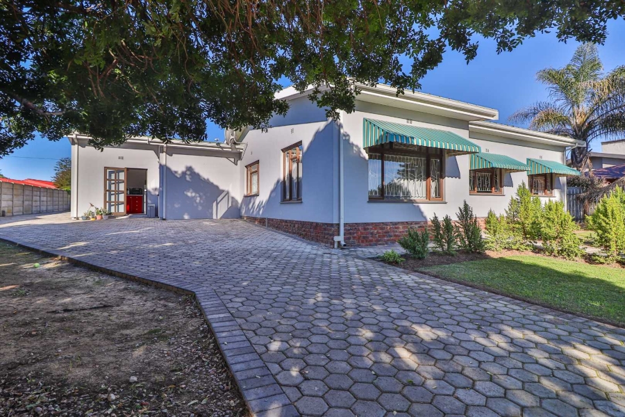 4 Bedroom Property for Sale in Hartenbos Central Western Cape